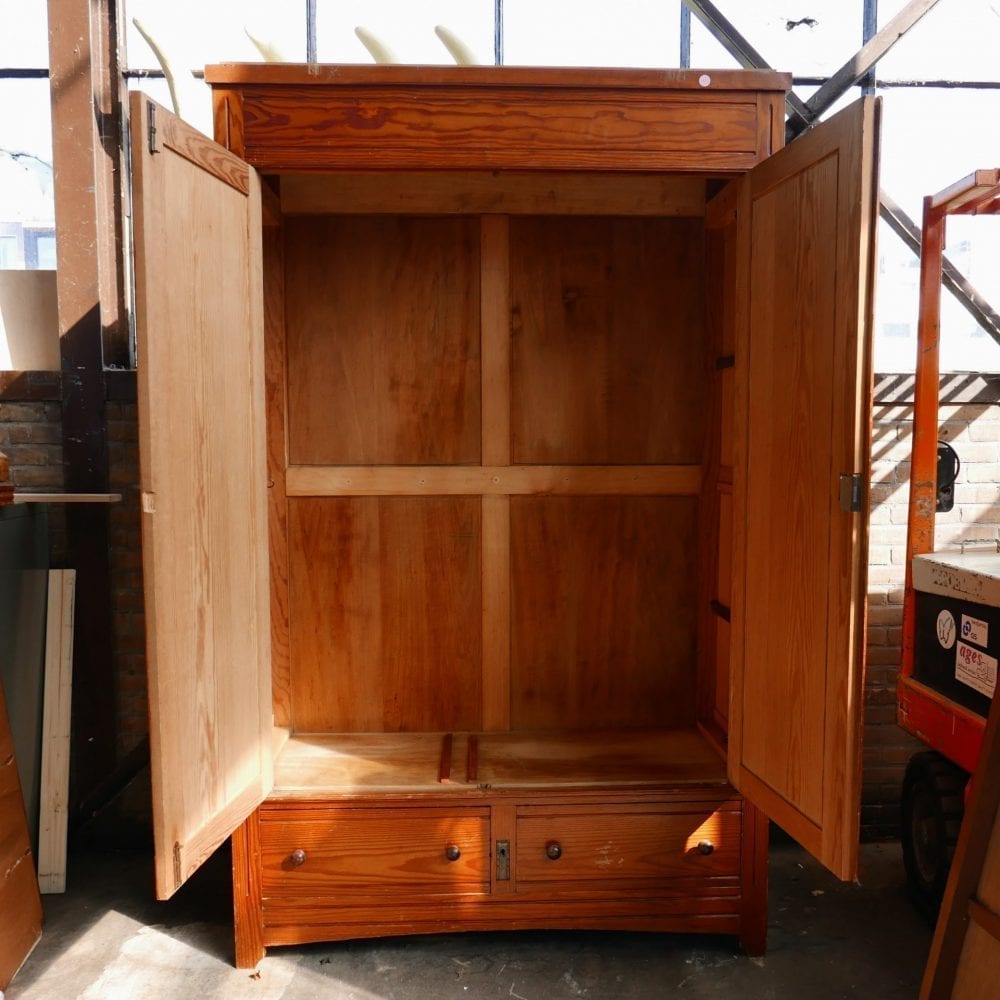 houten kledingkast
