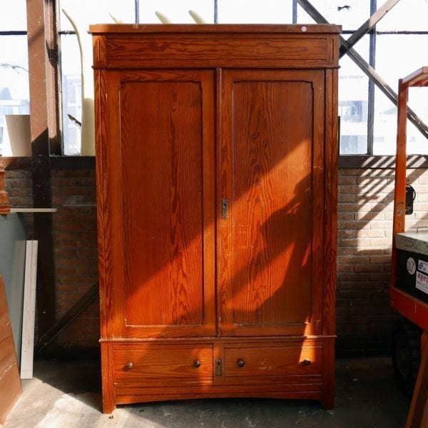 houten kledingkast