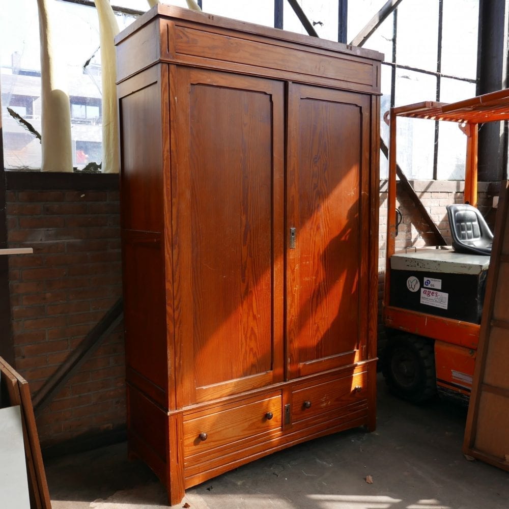 houten kledingkast