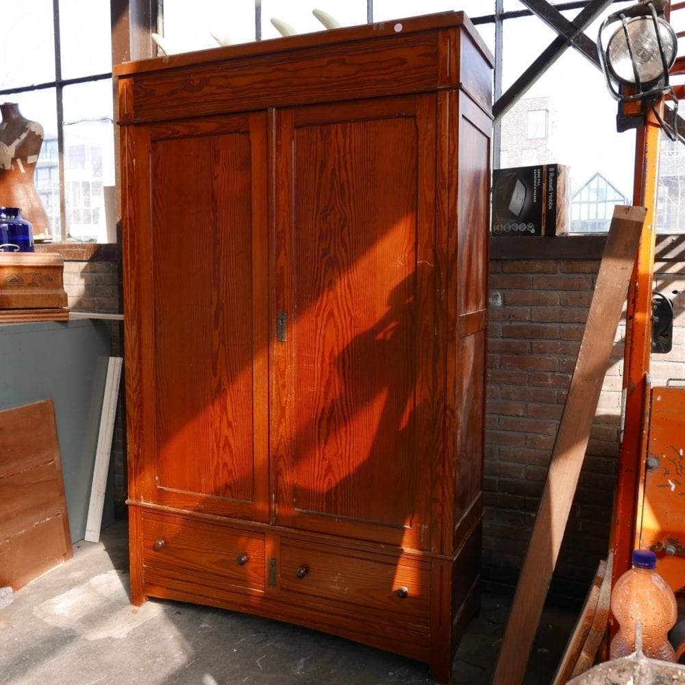 houten kledingkast