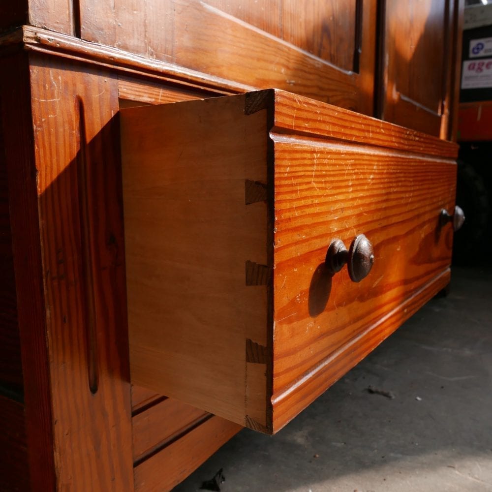 houten kledingkast