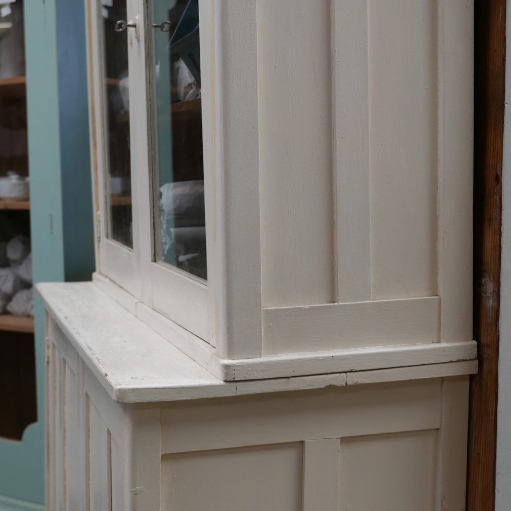 witte houten buffetkast