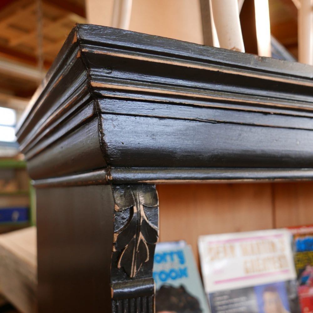 open zwarte kast