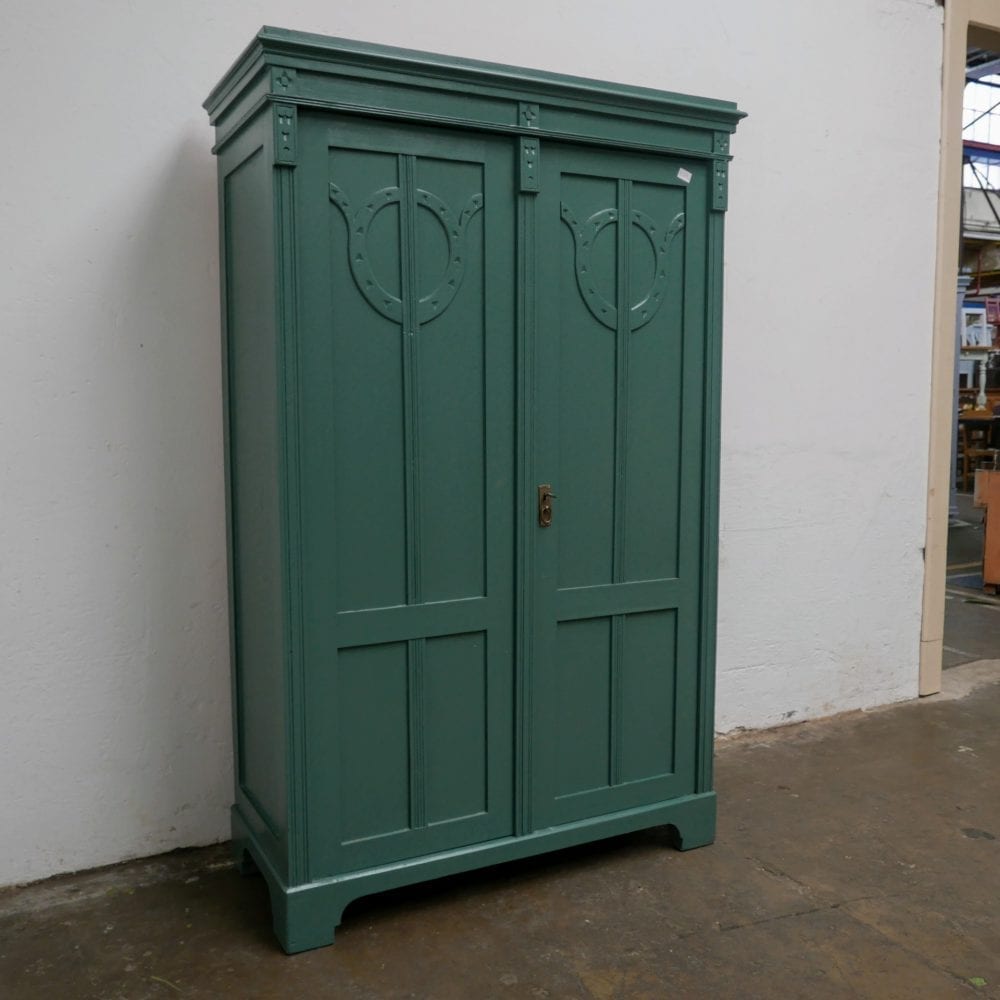 Groenblauwe linnenkast