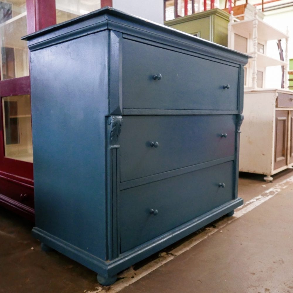 blauwe ladekast of commode