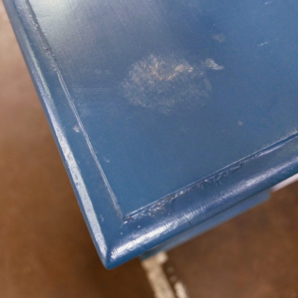 blauwe ladekast of commode
