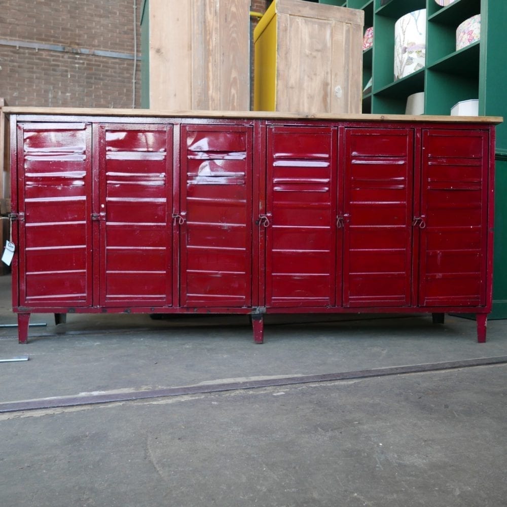 rode locker dressoir