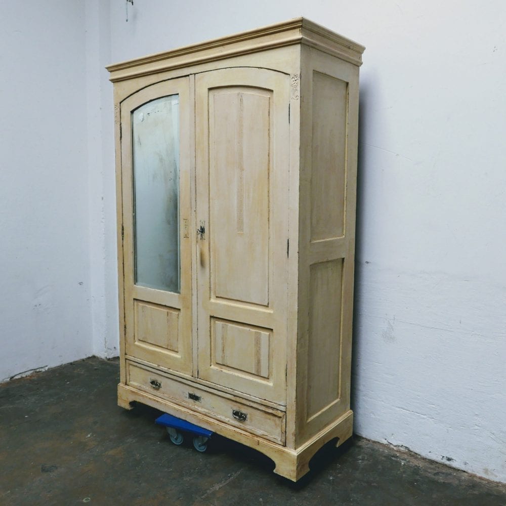 crème houten spiegelkast