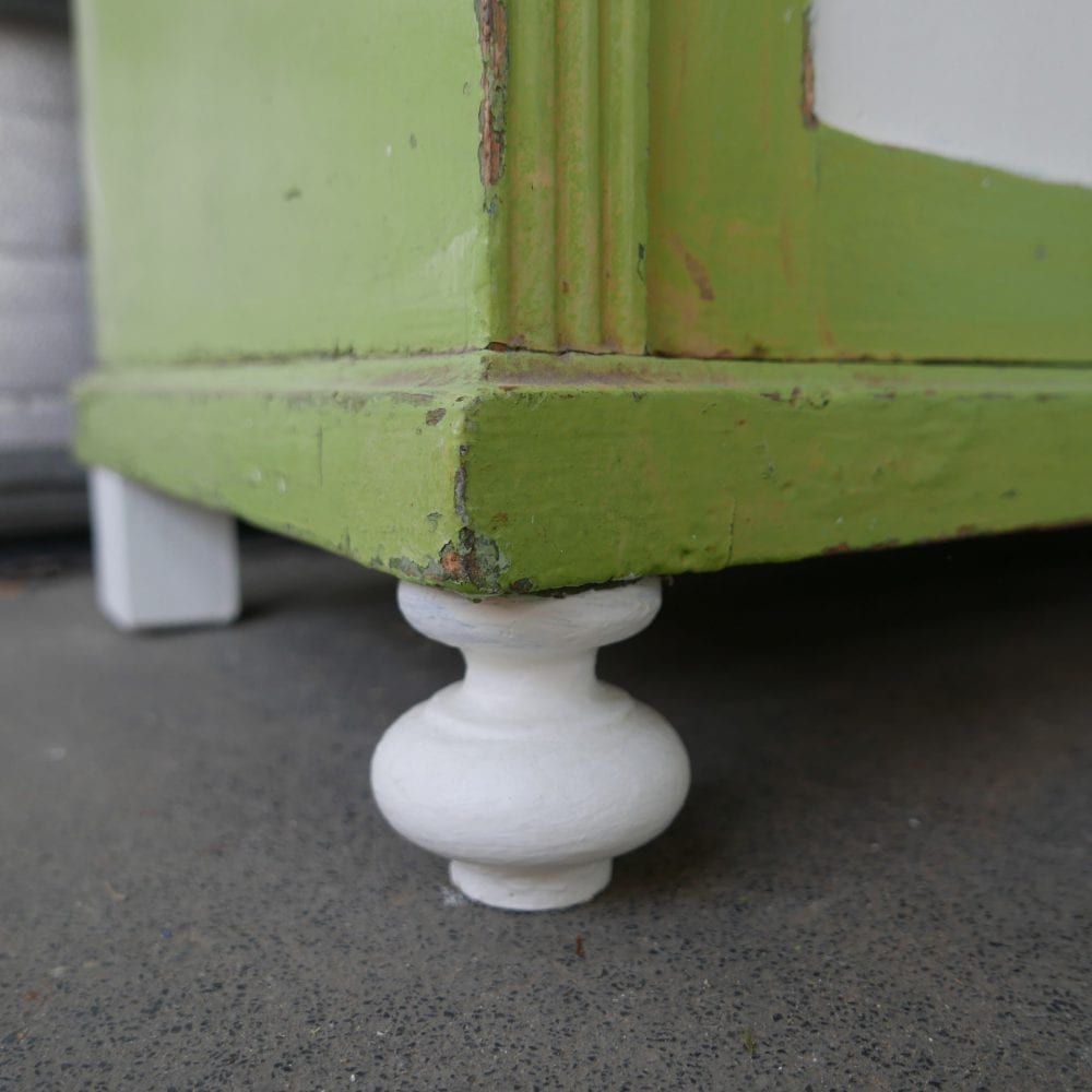 groen witte commode