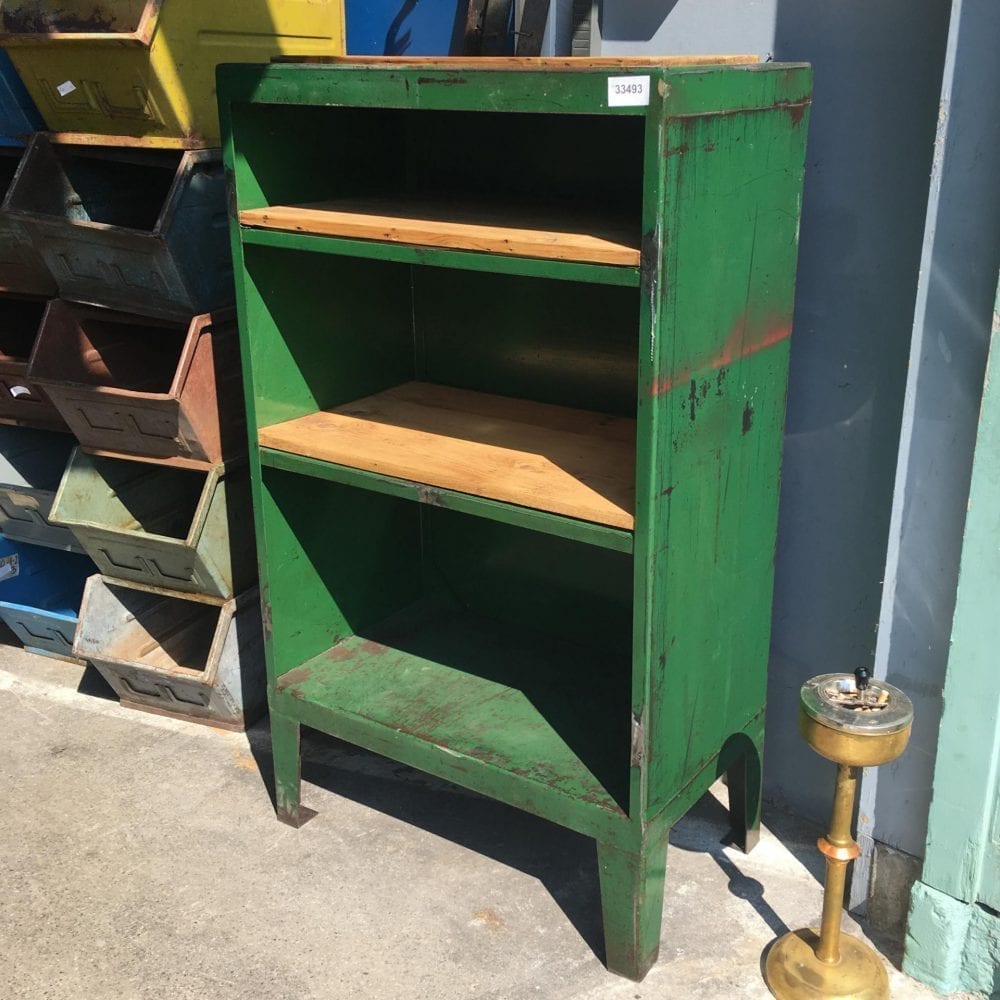 Groene metalen open kast