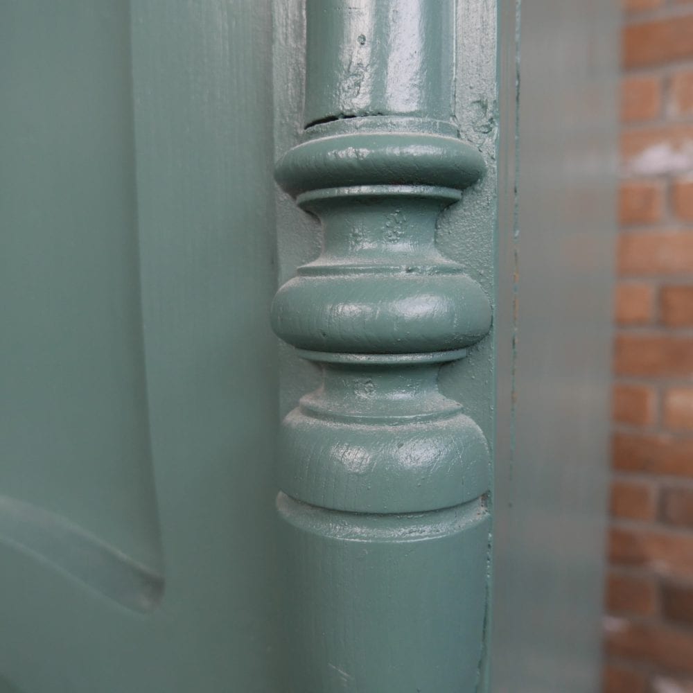 Groenblauwe linnenkast