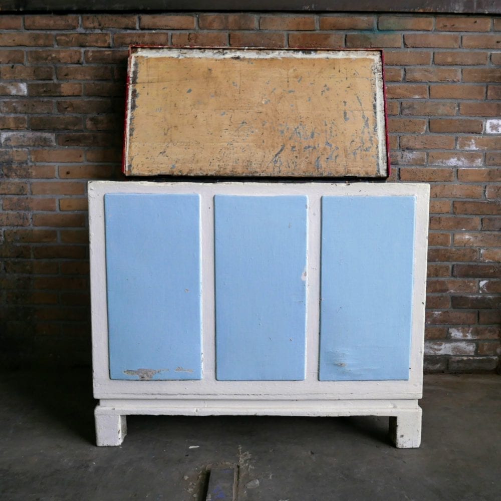 Blauw-witte kist