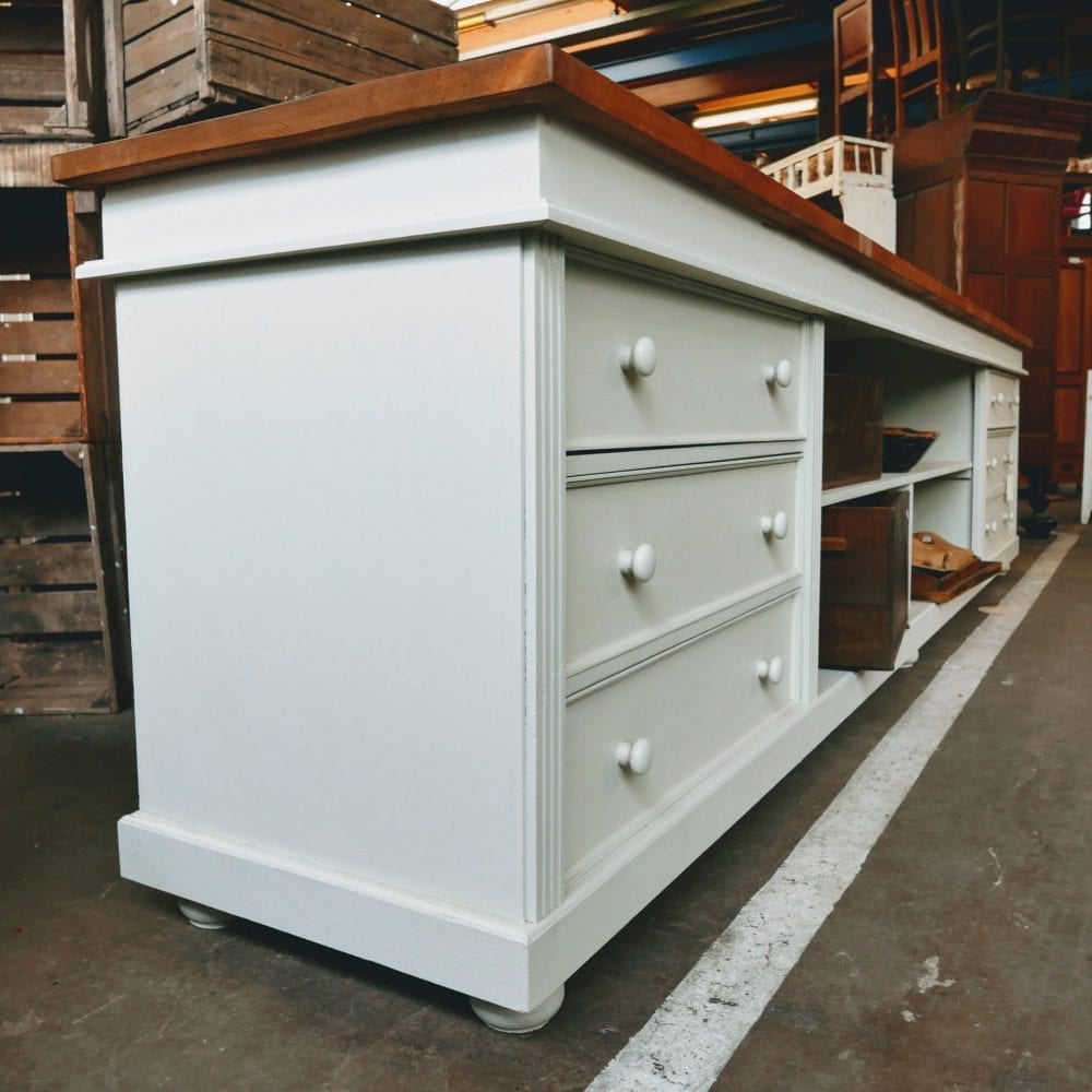 witte houten toog