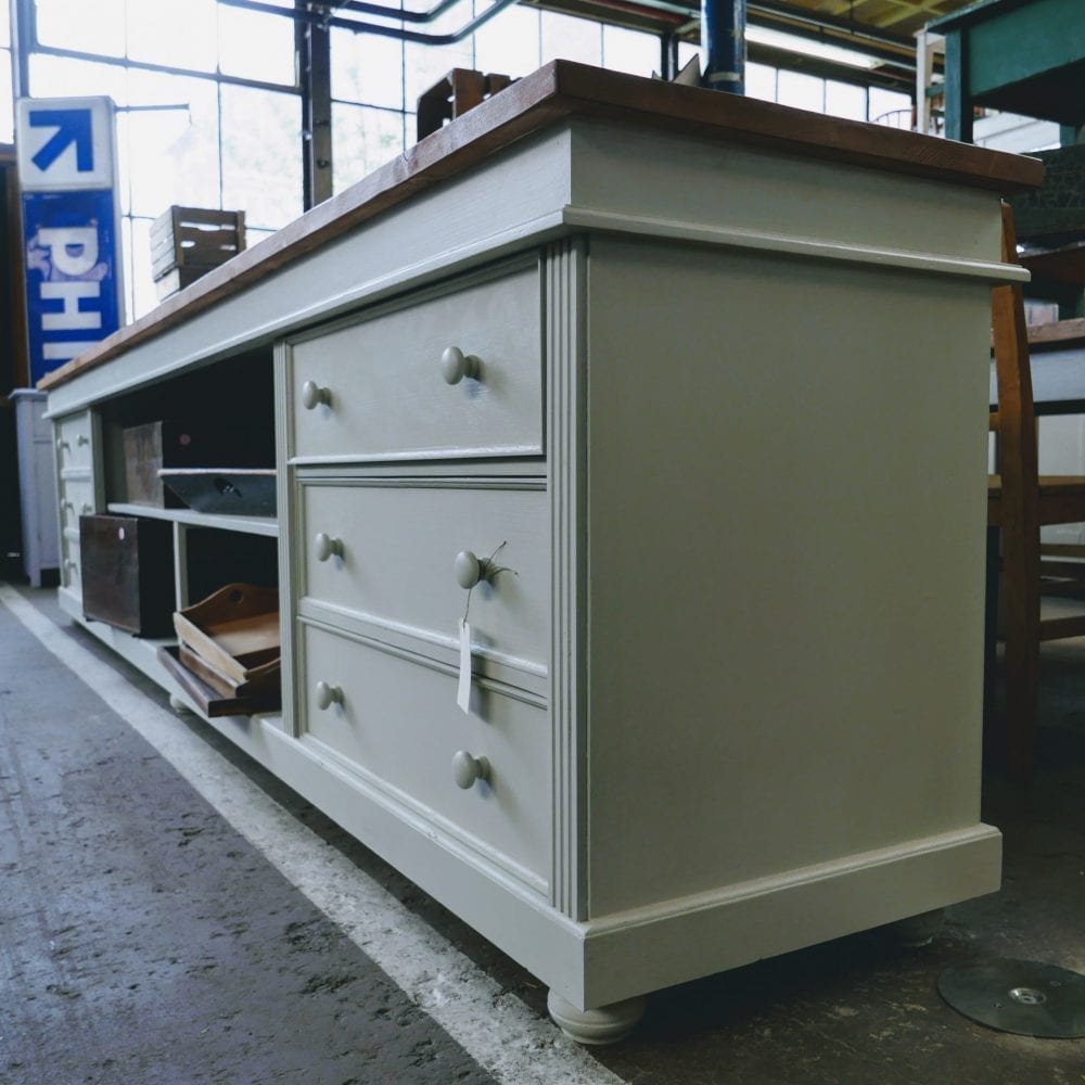 witte houten toog