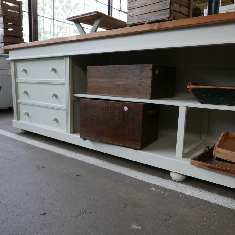 witte houten toog