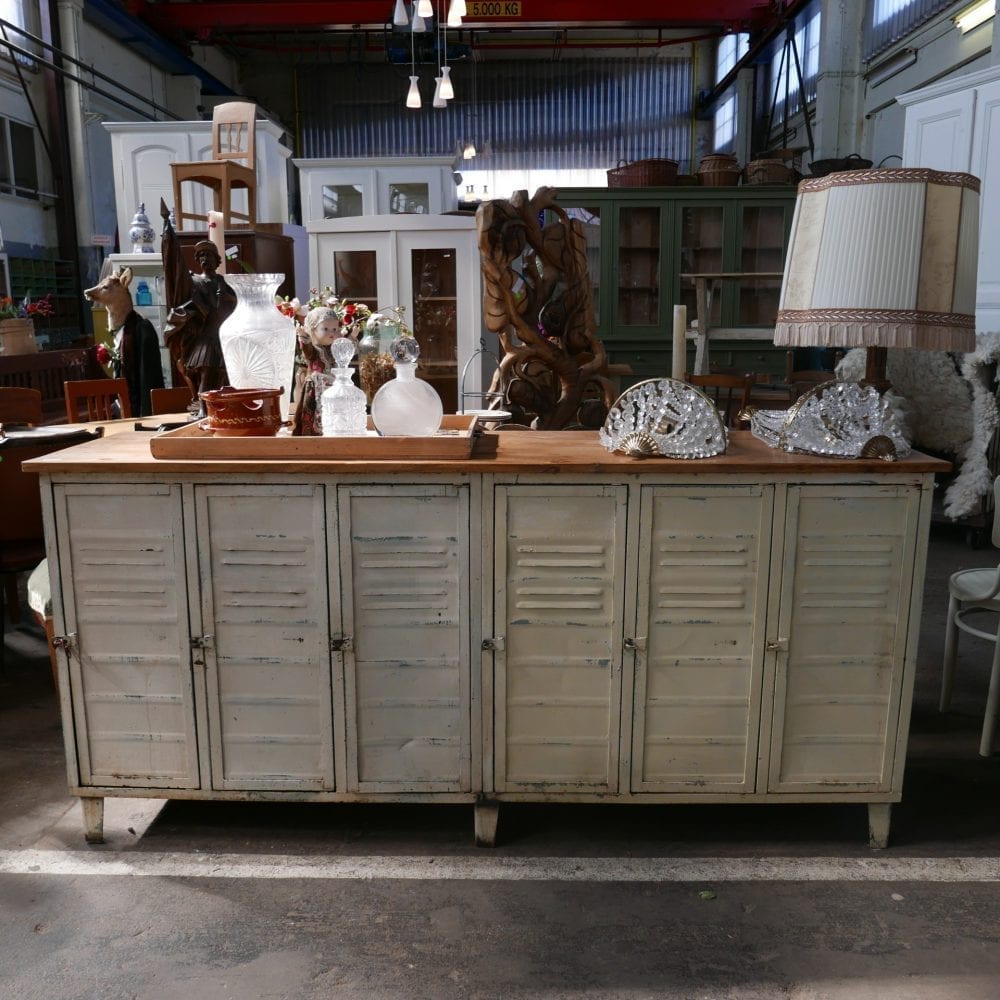 Witte lockerkast