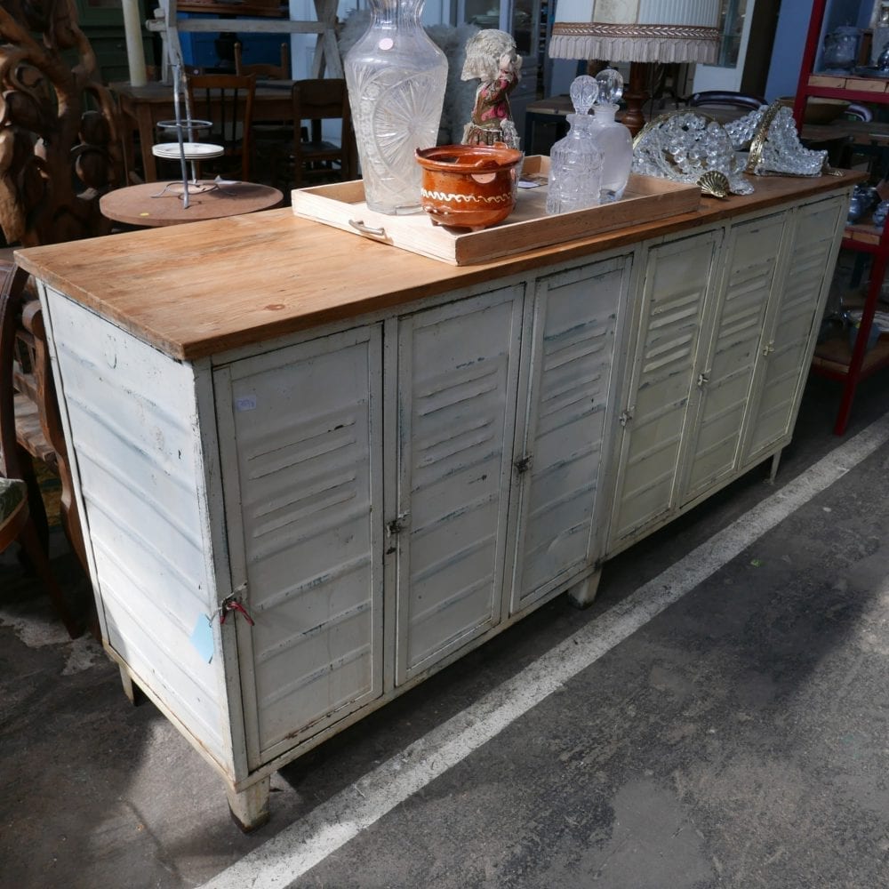 Witte lockerkast
