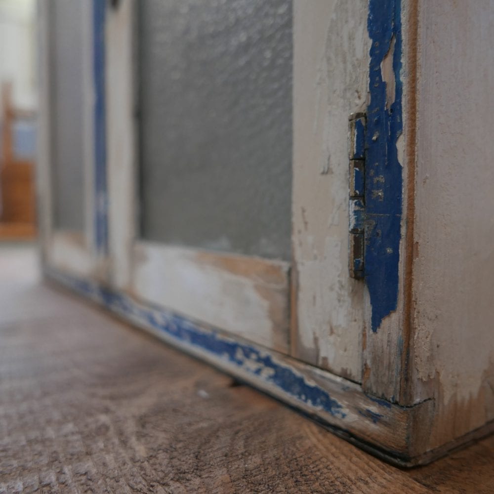 wit-blauw kastje