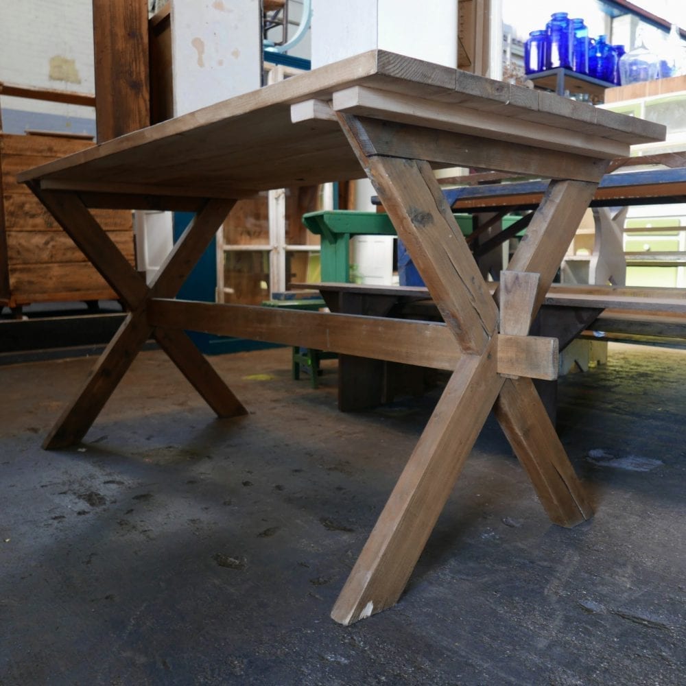 Kruispoot tafel