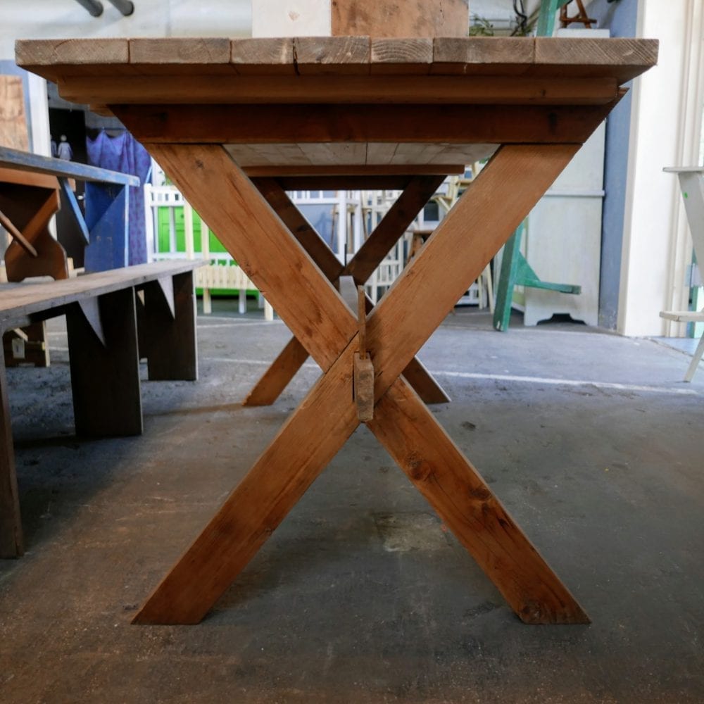 Kruispoot tafel