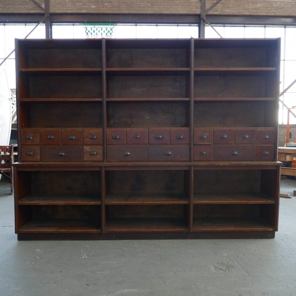 Houten winkelkast