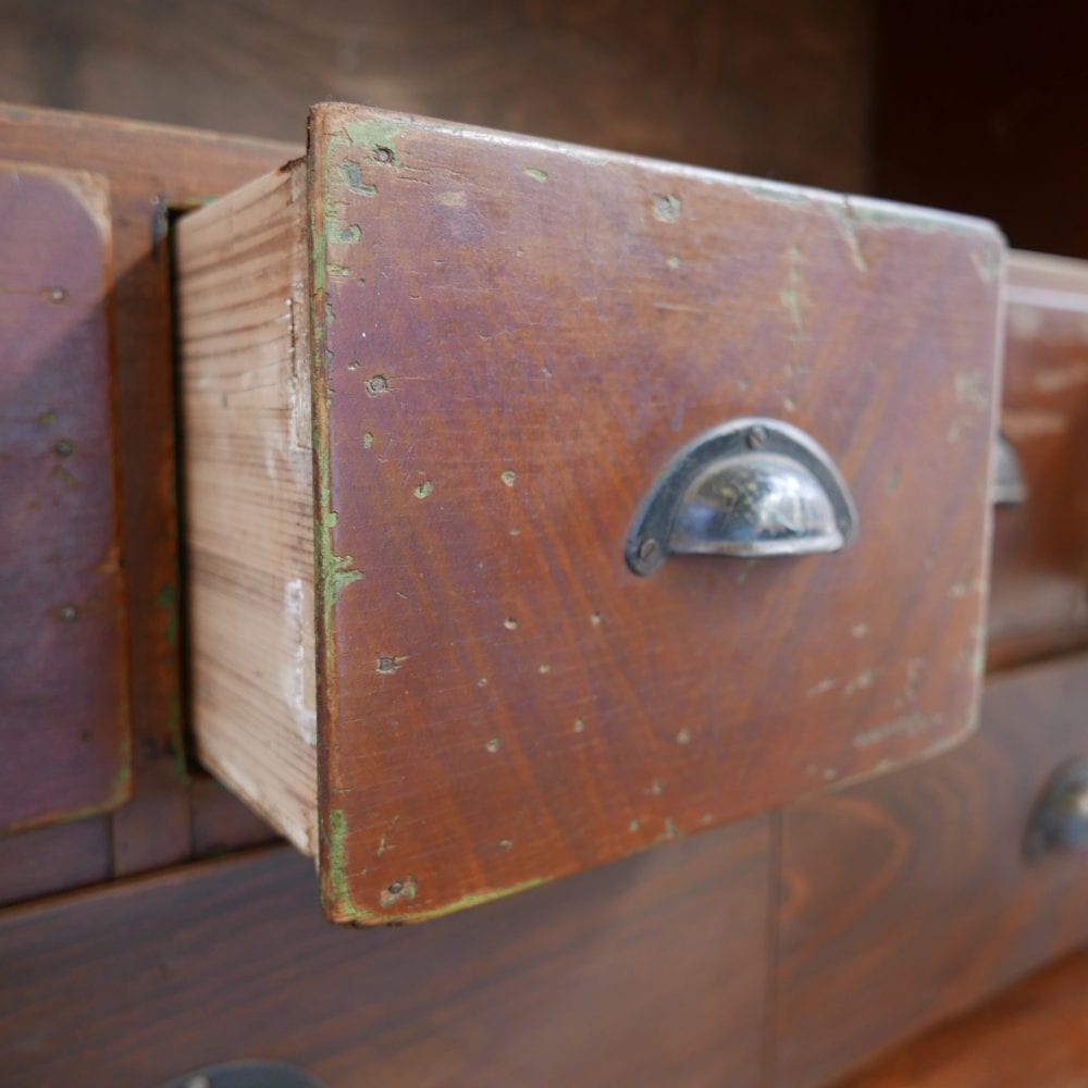 Houten winkelkast
