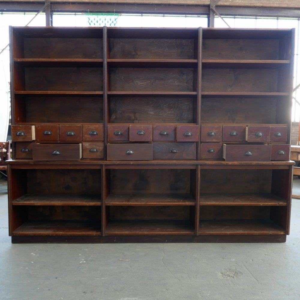 Houten winkelkast