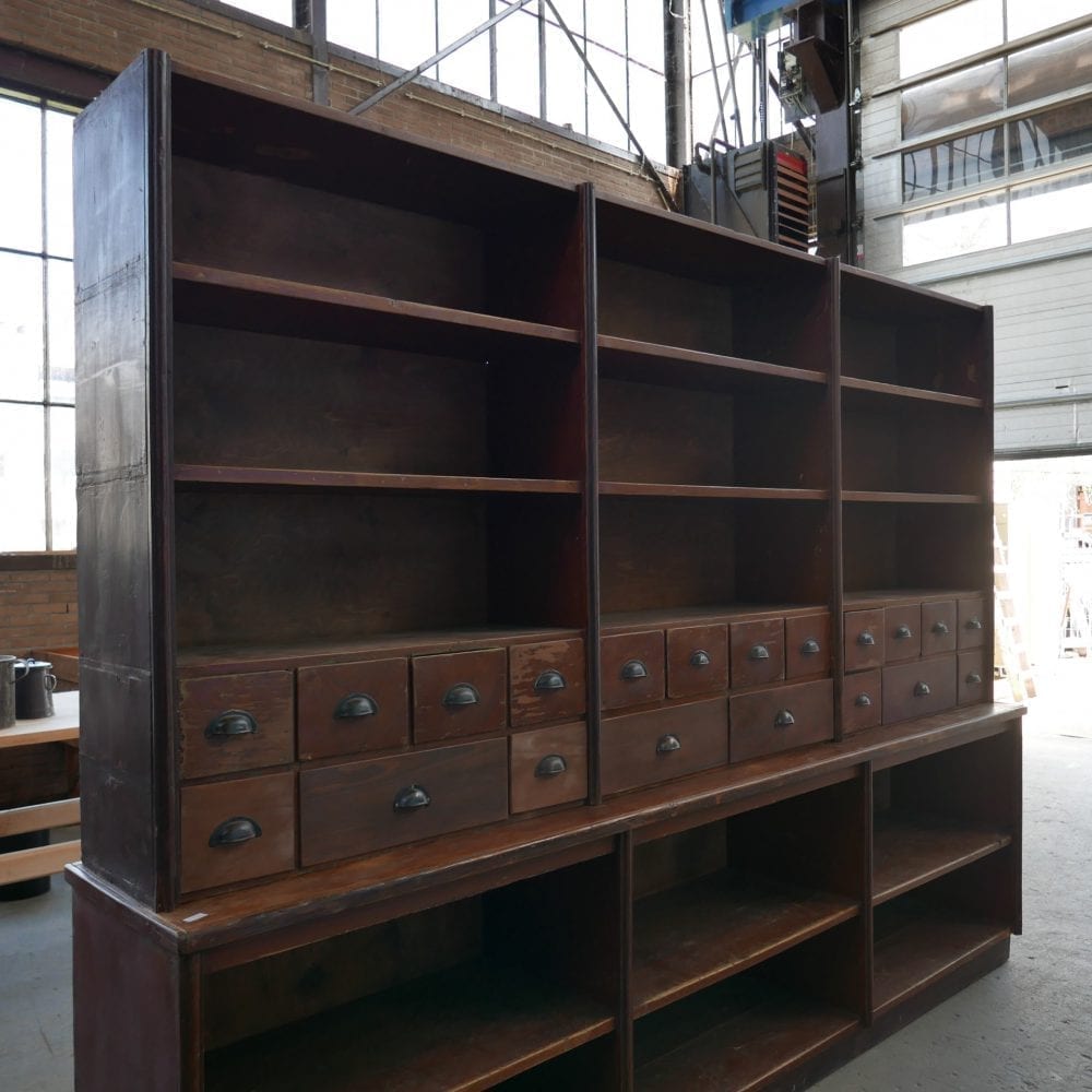 Houten winkelkast