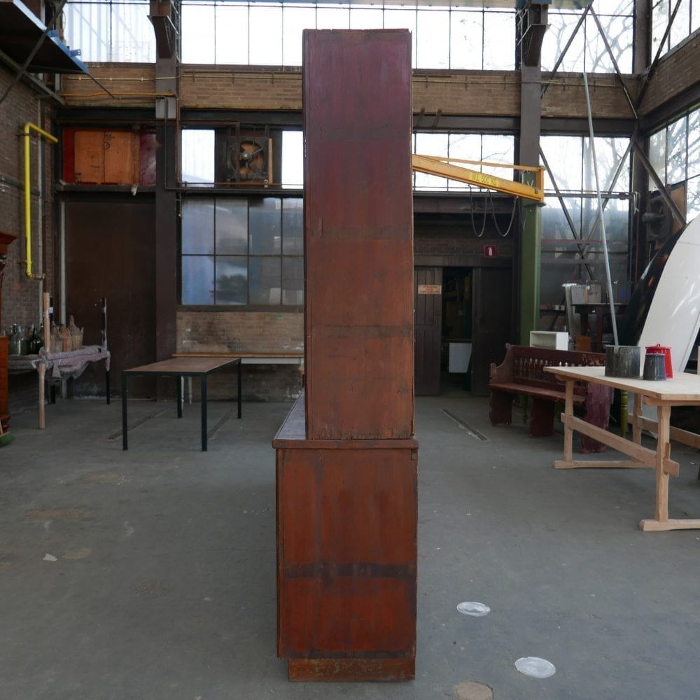 Houten winkelkast