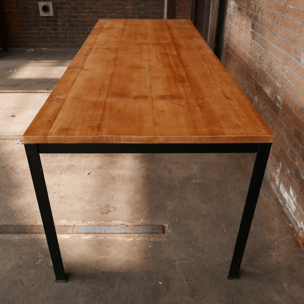 Tafel op maat metalen frame