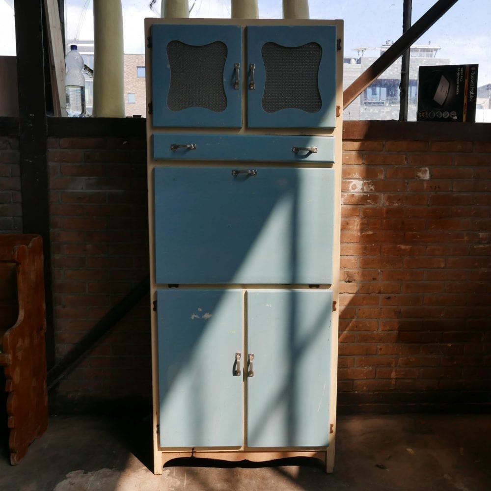 retro blauwe keukenkast