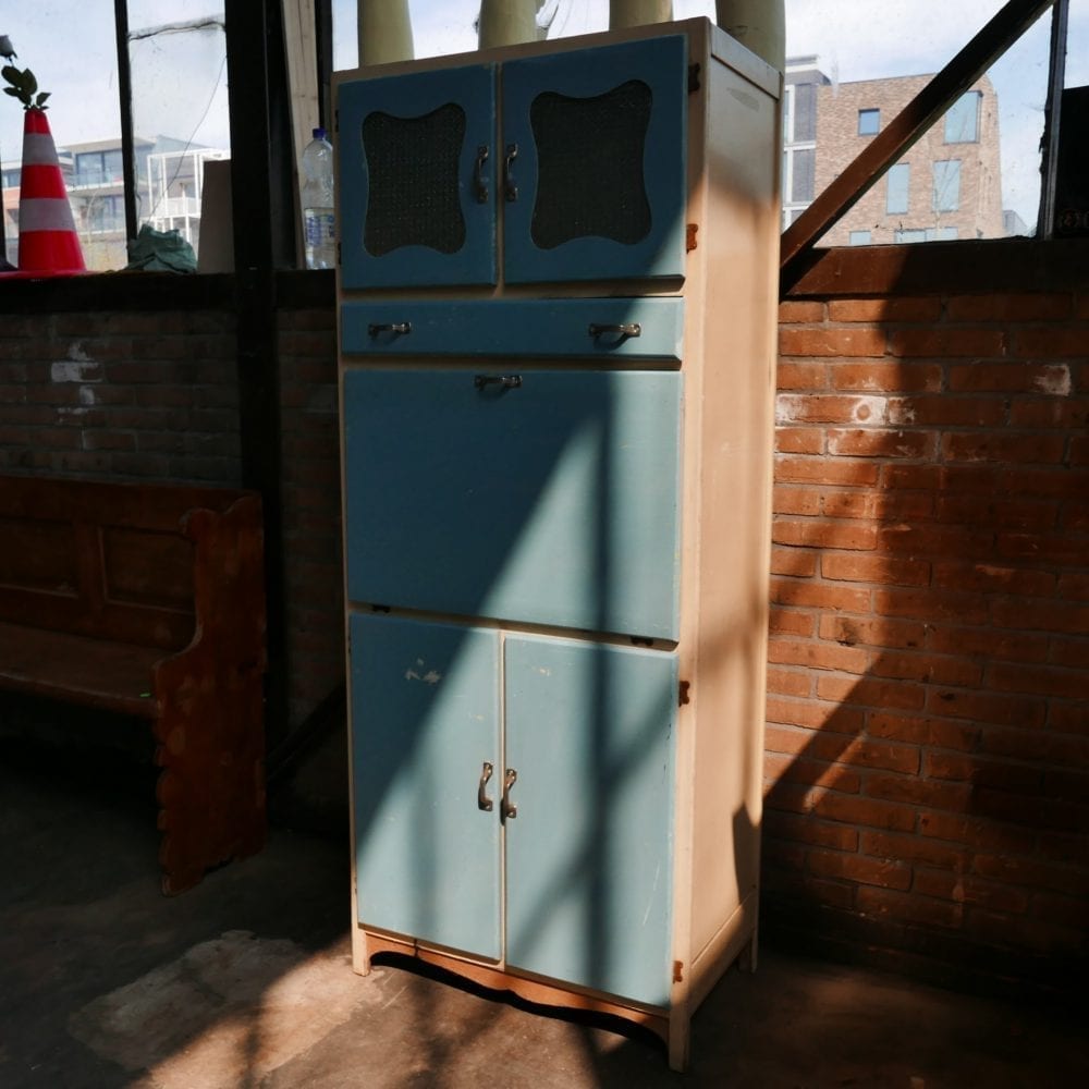 retro blauwe keukenkast
