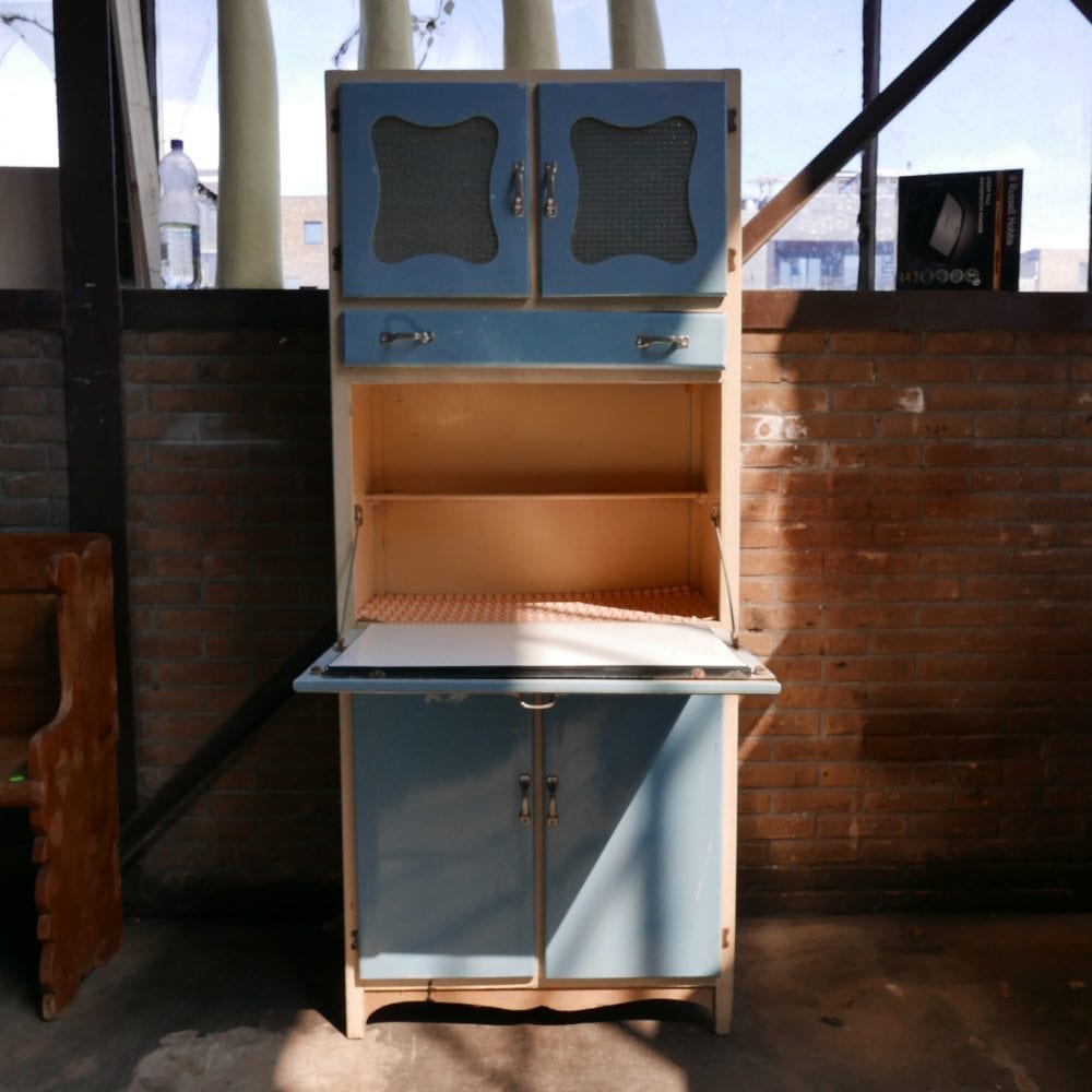 retro blauwe keukenkast