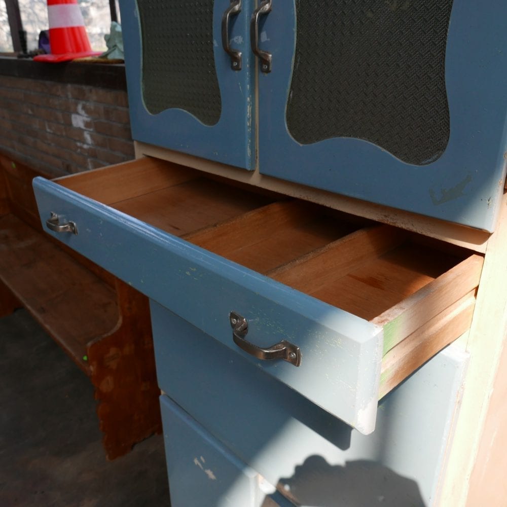 retro blauwe keukenkast