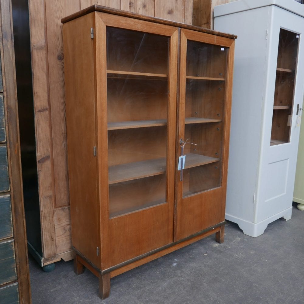 Houten vitrinekast
