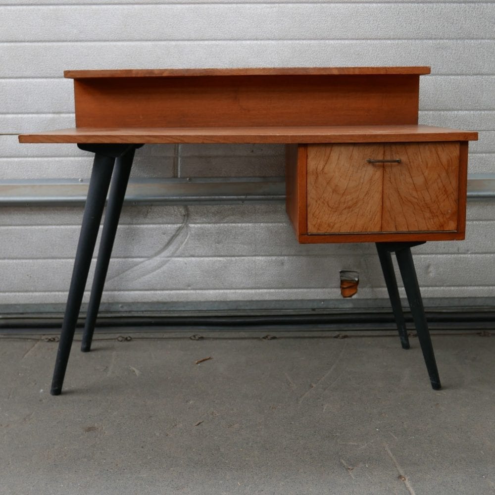 Retro vintage kinder bureau