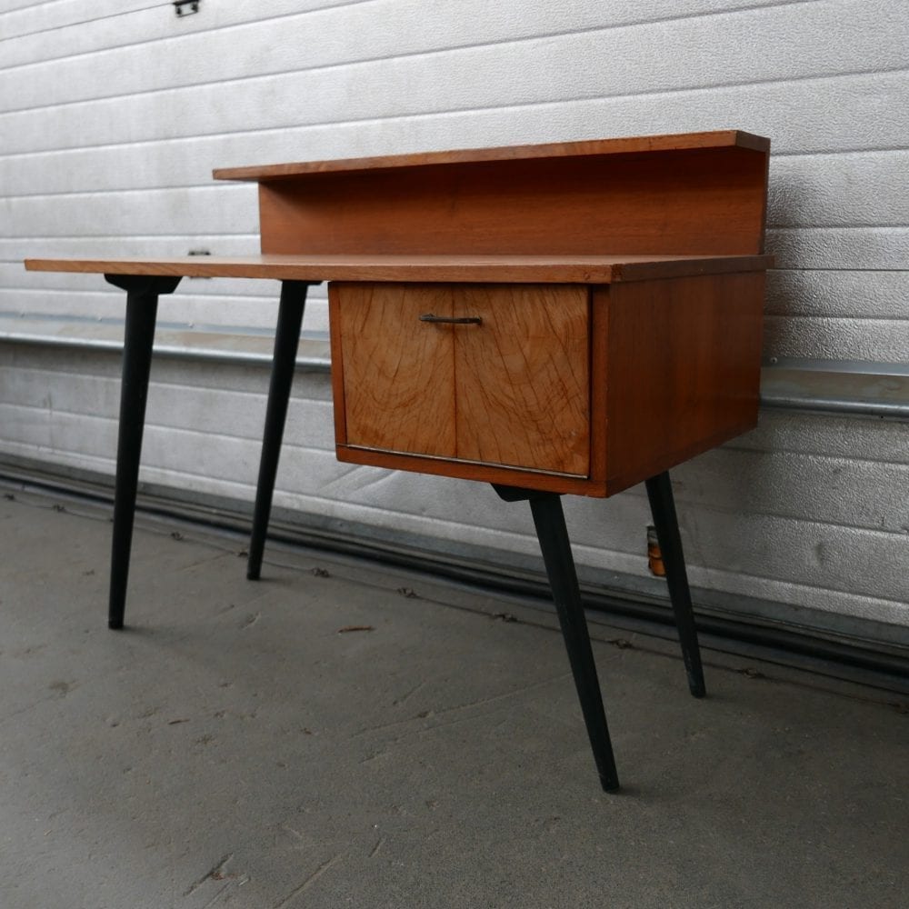 Retro vintage kinder bureau