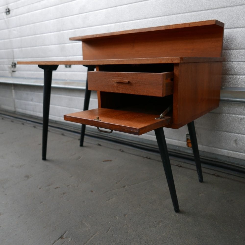 Retro vintage kinder bureau