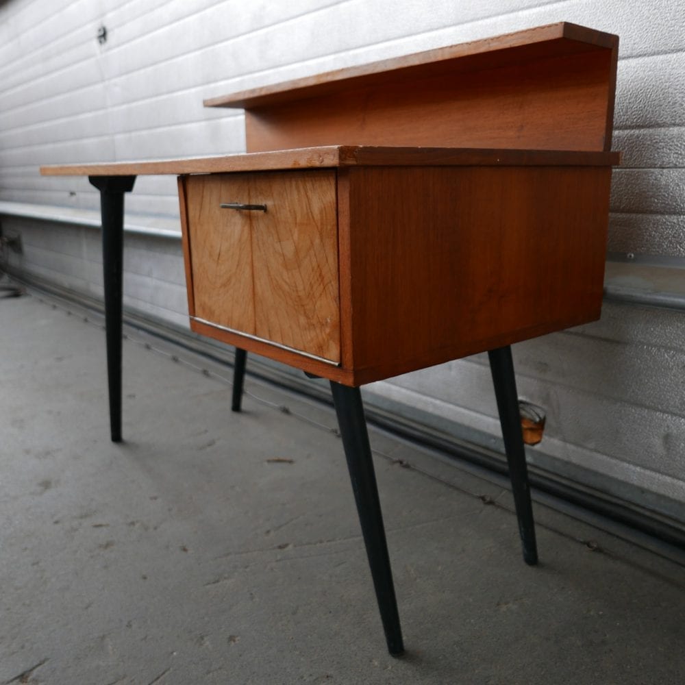 Retro vintage kinder bureau