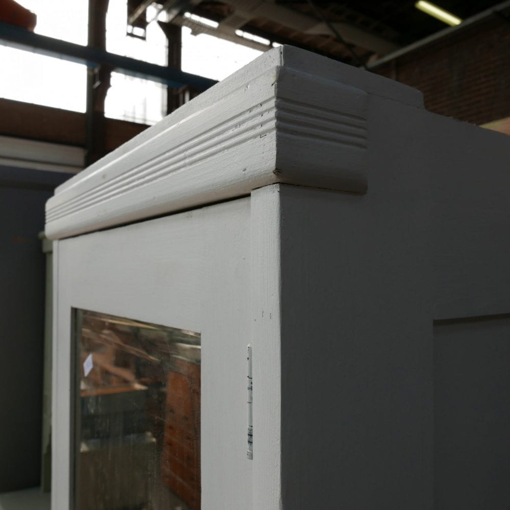 witte linnenkast