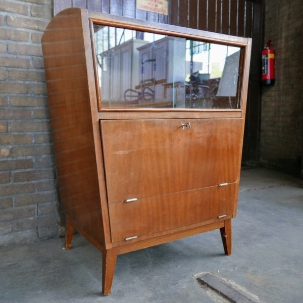 Retro vitrinekastje