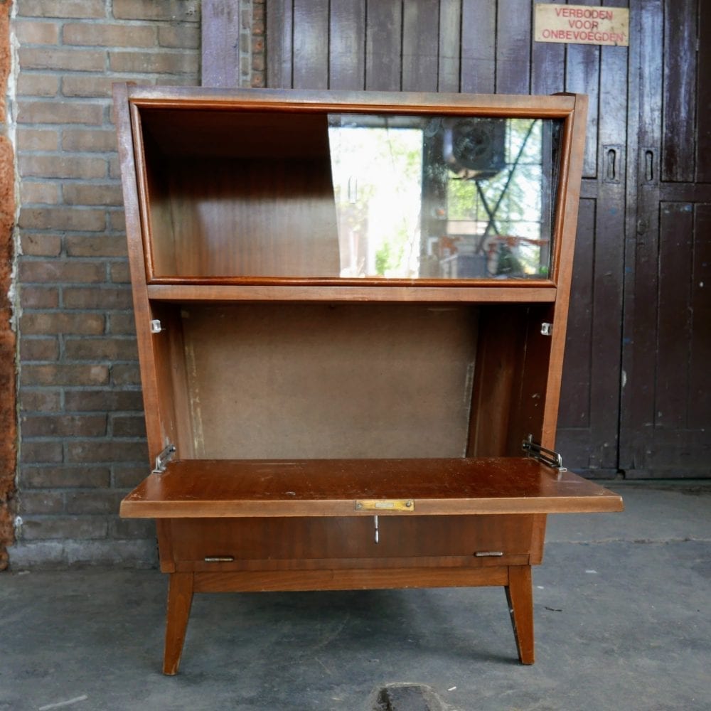 Retro vitrinekastje
