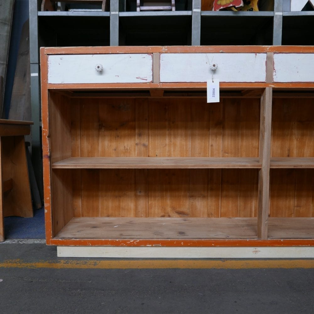 Oranje-wit dressoir