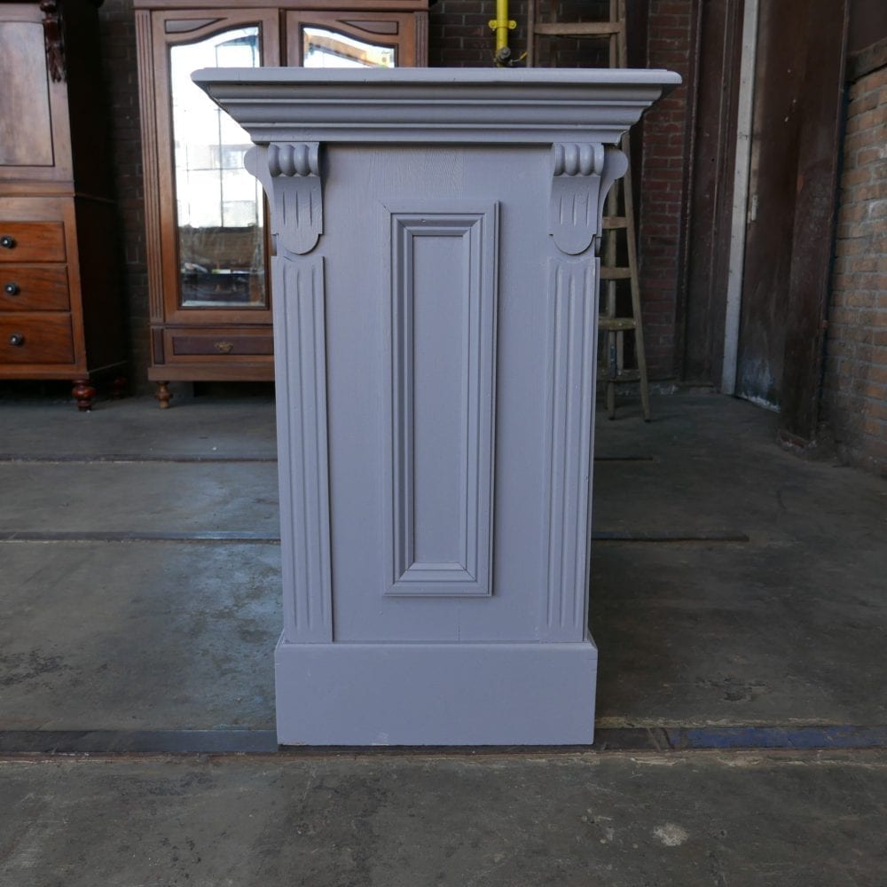 Grijze houten toonbank