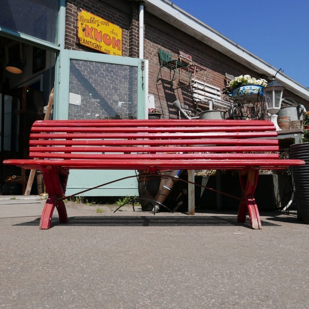 Rode houten latten tuinbank