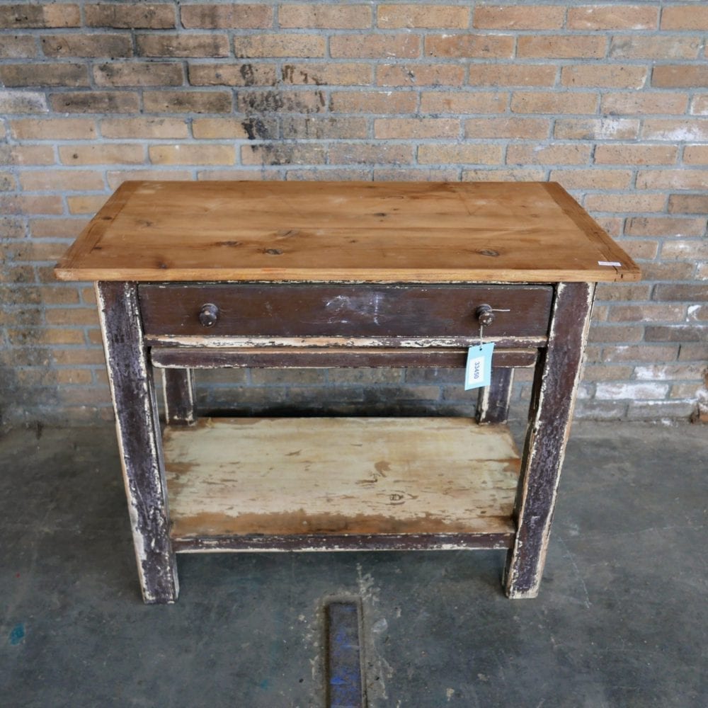 bruine tafel met onderblad