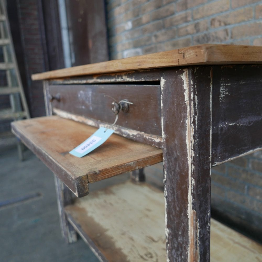bruine tafel met onderblad