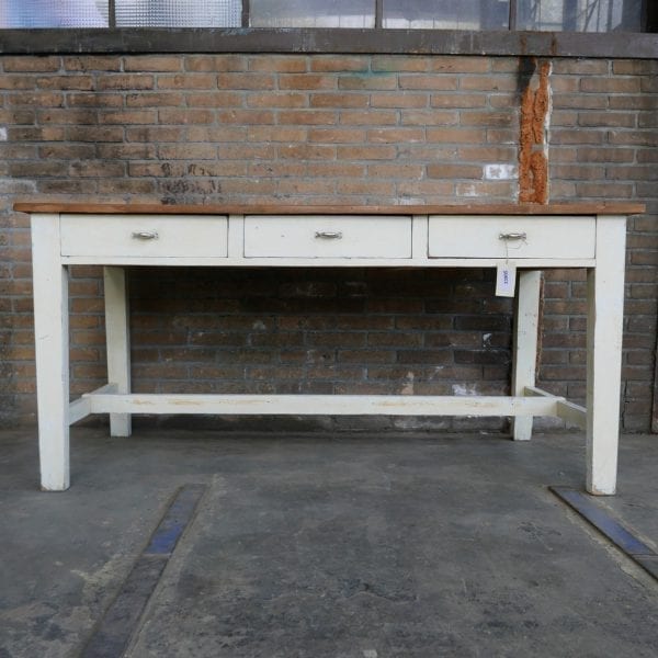 Witte eettafel