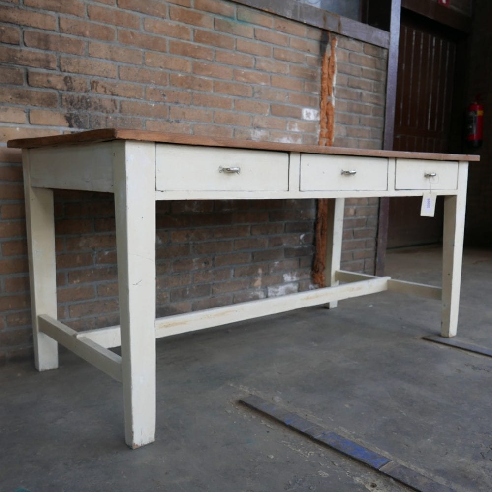 Witte eettafel