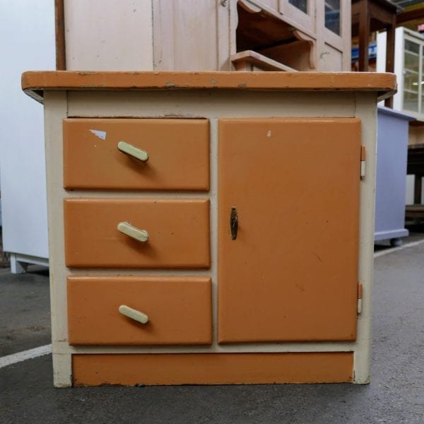 Oranje kastje